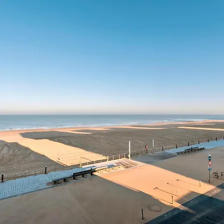 Apartment Montezuma Luxe Studio Met Frontaal Zeezicht Zonder Aparte Slaapkamer Ostend